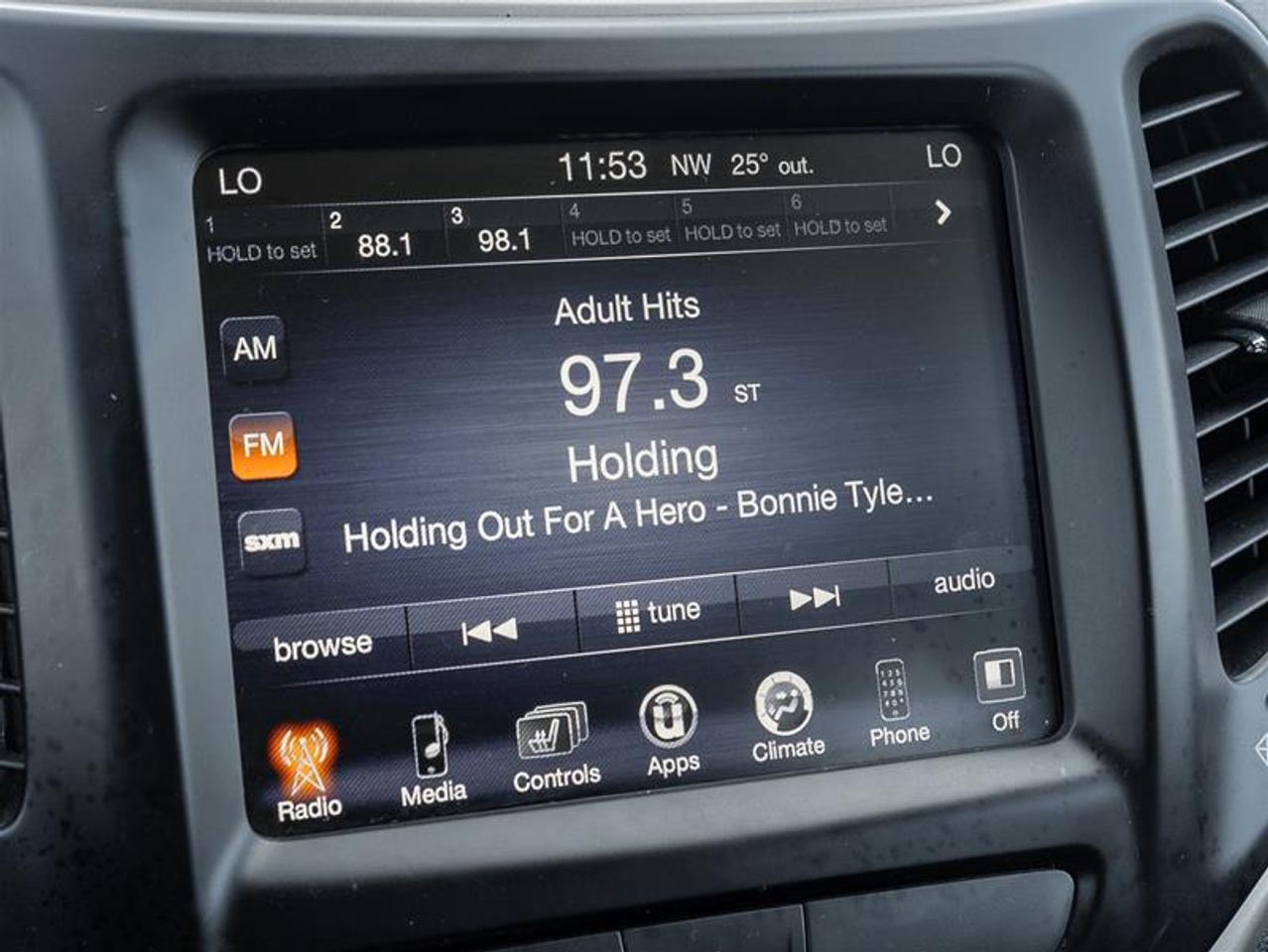 2017 Jeep Cherokee North 4dr Front-wheel Drive Photo