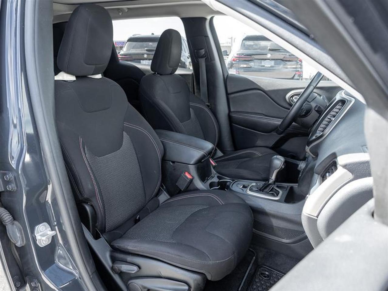 2017 Jeep Cherokee North 4dr Front-wheel Drive Photo