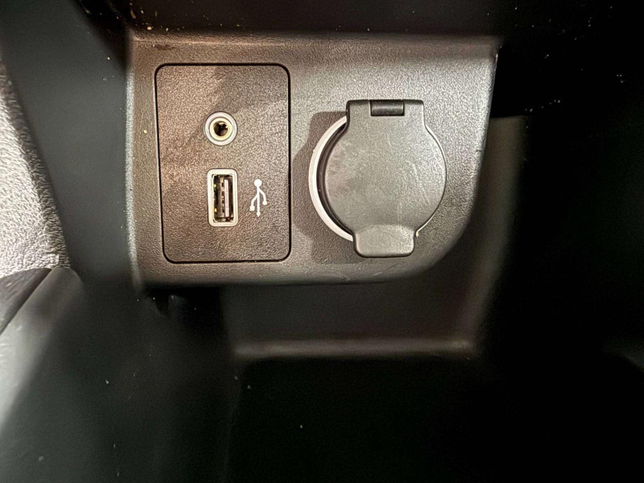 2025 Nissan Kicks Play S FWD Photo