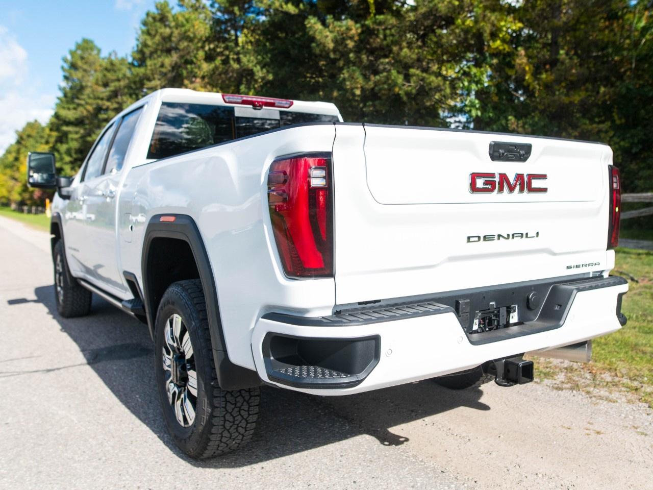 2026 GMC SIERRA 2500HD Crew Cab Standard Box 4-Wheel Drive Denali Photo