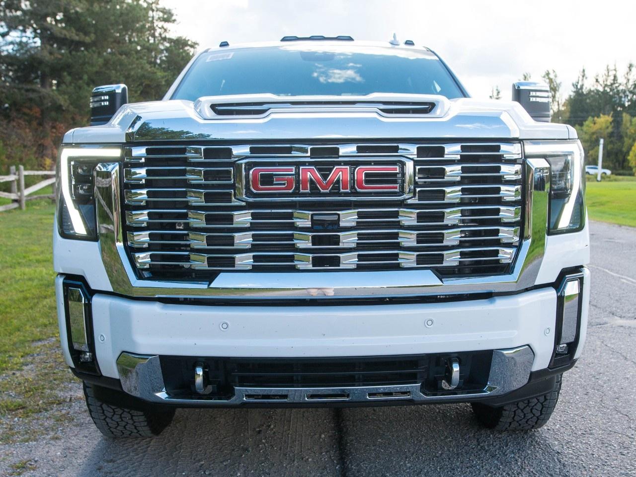 2026 GMC SIERRA 2500HD Crew Cab Standard Box 4-Wheel Drive Denali Photo