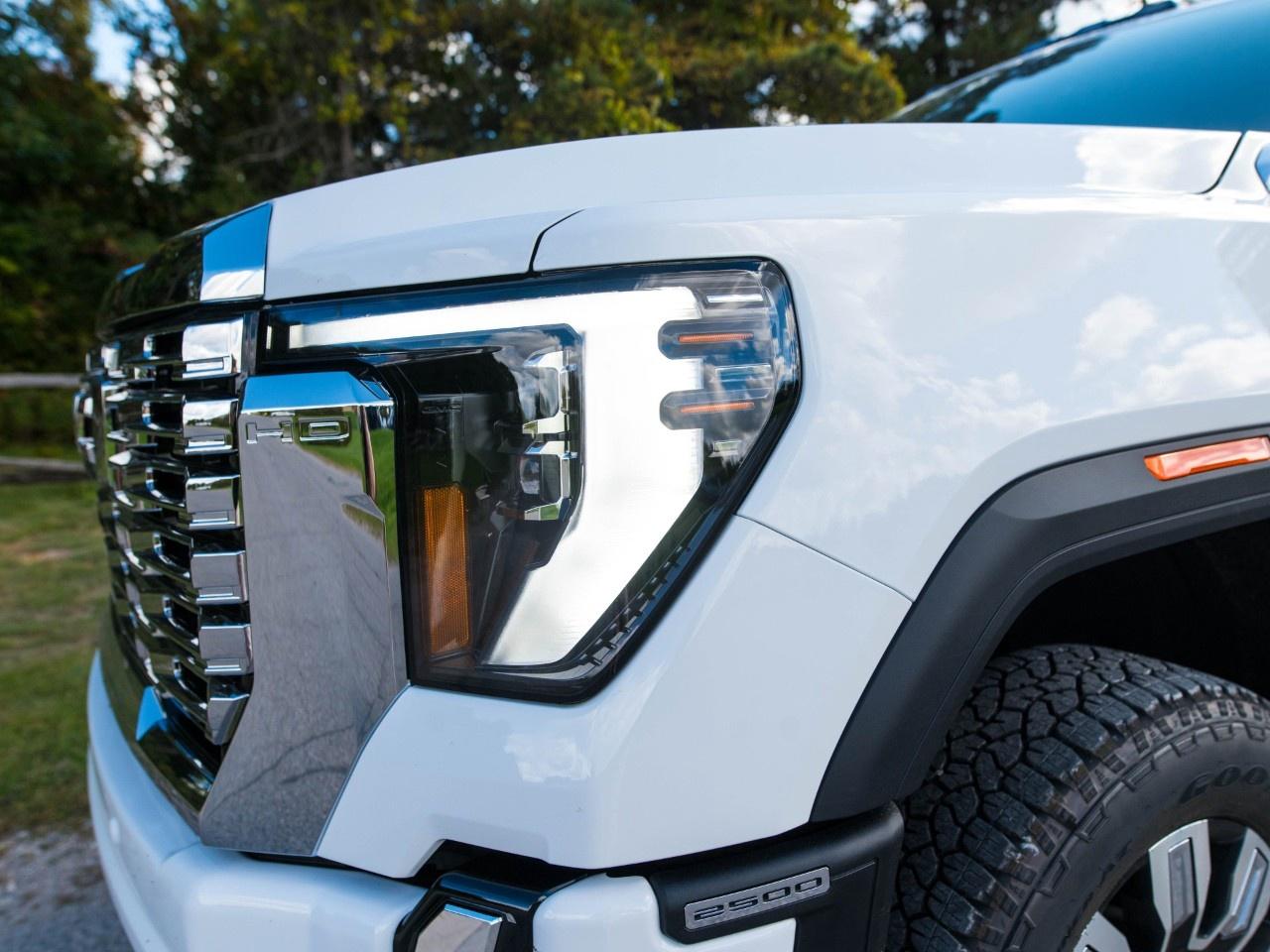 2026 GMC SIERRA 2500HD Crew Cab Standard Box 4-Wheel Drive Denali Photo