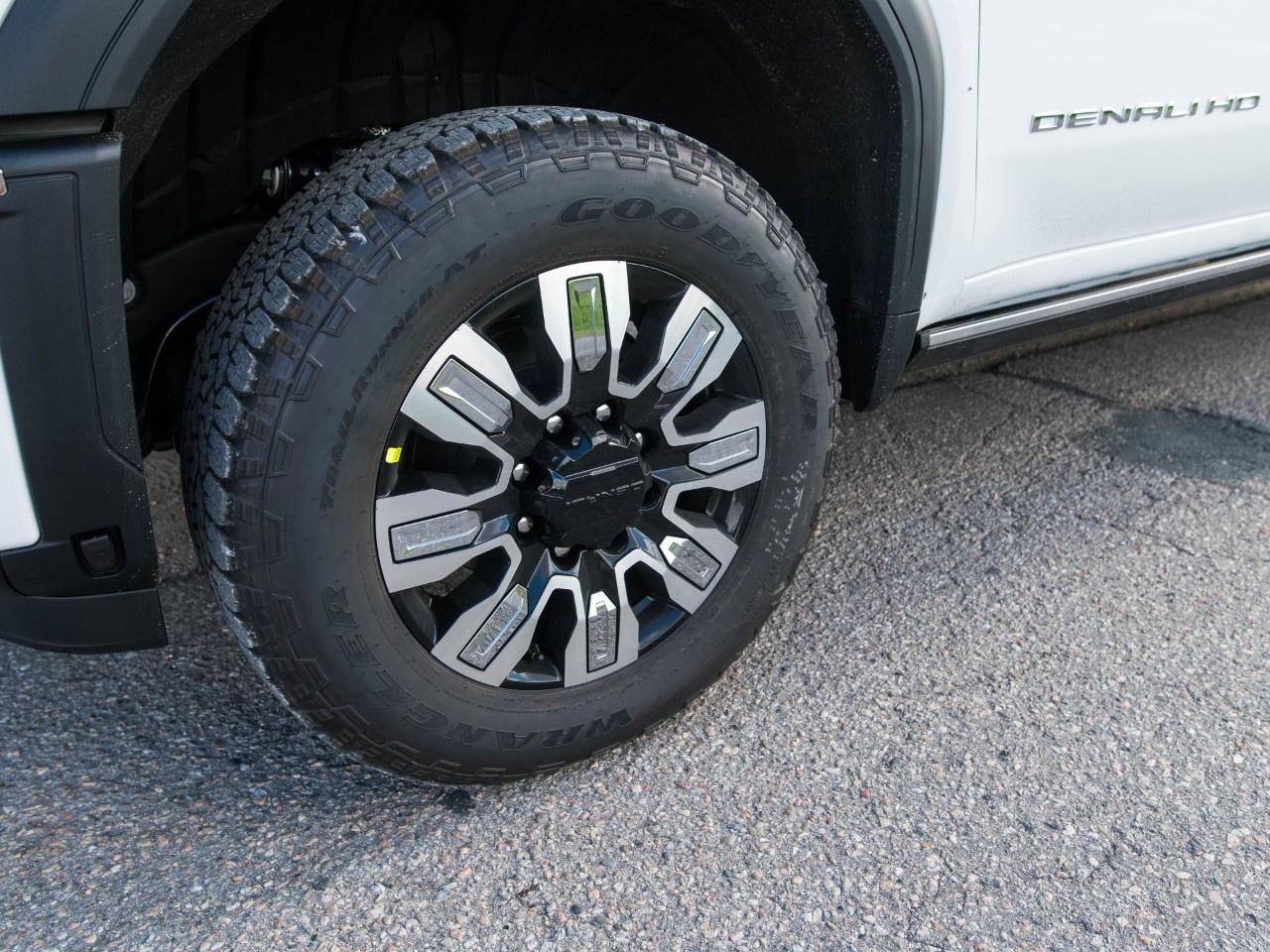 2026 GMC SIERRA 2500HD Crew Cab Standard Box 4-Wheel Drive Denali Photo