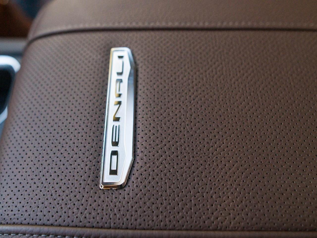 2026 GMC SIERRA 2500HD Crew Cab Standard Box 4-Wheel Drive Denali Photo