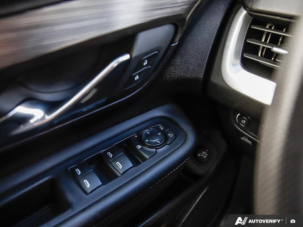 2024 GMC Terrain AWD SLE Photo