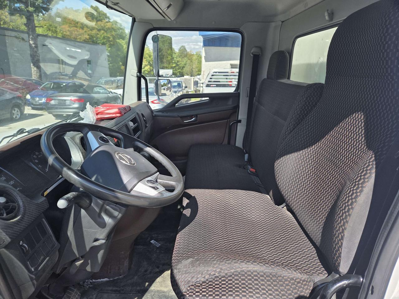 2023 Hino L6 24FT Box - Cummins Diesel - ST-T10083 Photo