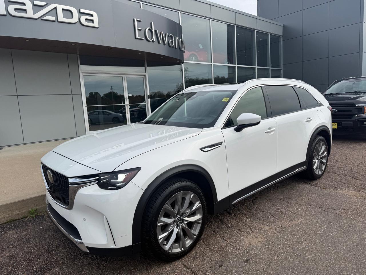 2025 Mazda CX-90 MHEV GT 4dr i-ACTIV All-Wheel Drive Sport Utility Photo3