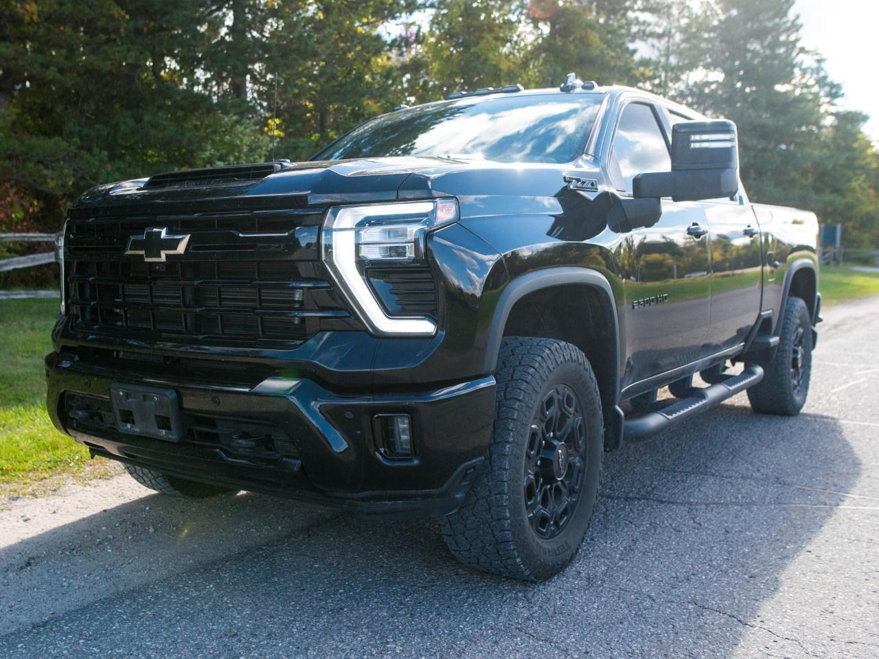 2024 Chevrolet SILVERADO 2500HD 4WD Crew Cab Standard Box LTZ Photo
