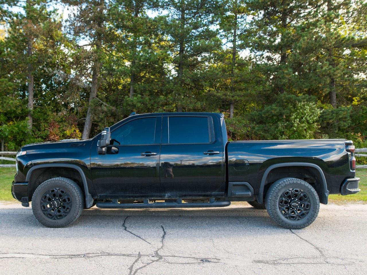 2024 Chevrolet SILVERADO 2500HD 4WD Crew Cab Standard Box LTZ Photo