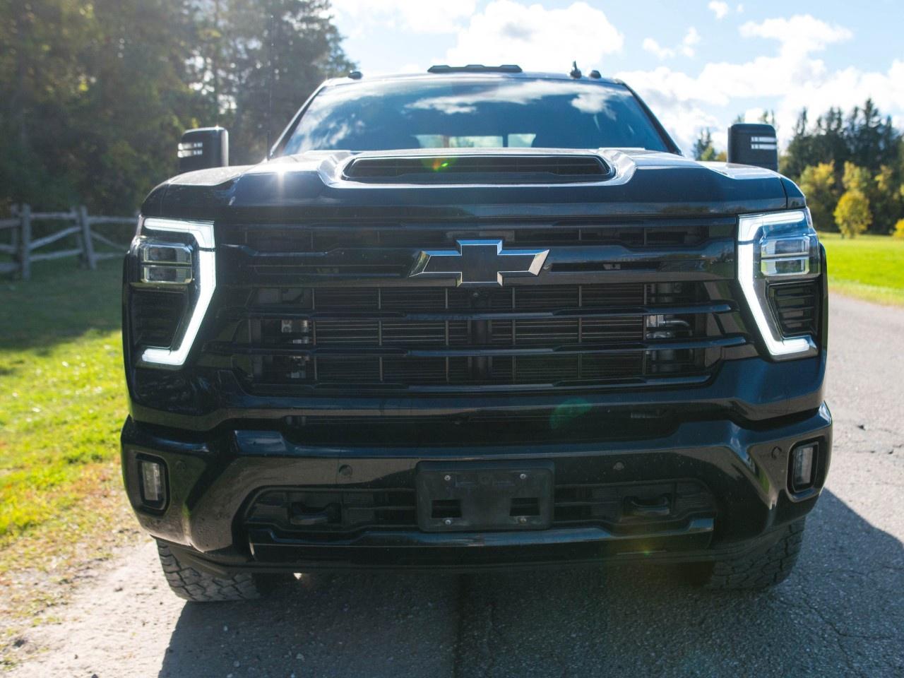 2024 Chevrolet SILVERADO 2500HD 4WD Crew Cab Standard Box LTZ Photo