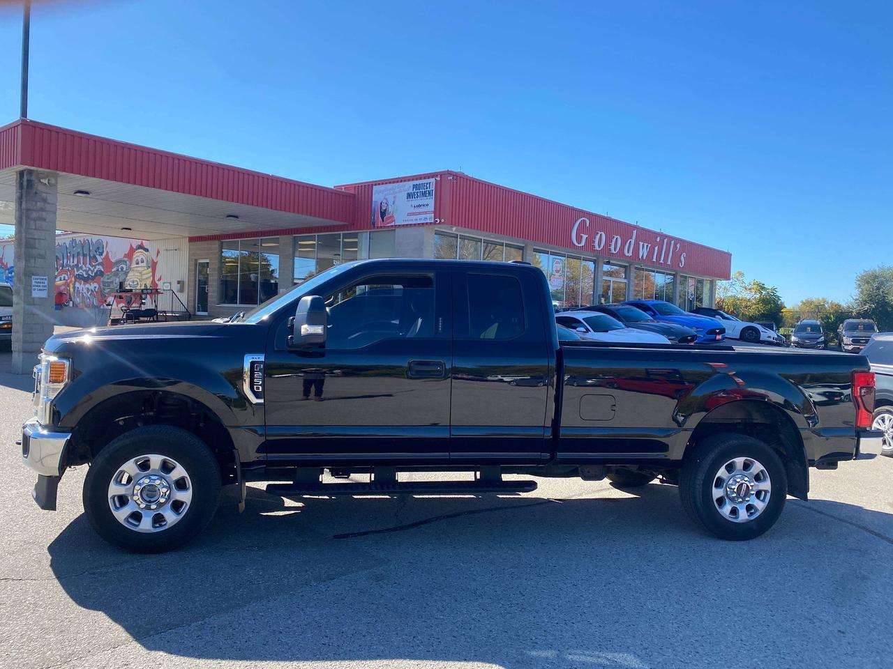 2021 Ford F-250 XLT, 6.2L, CLEAN CARFAX, 8' BOX, BACK UP CAMERA! Photo