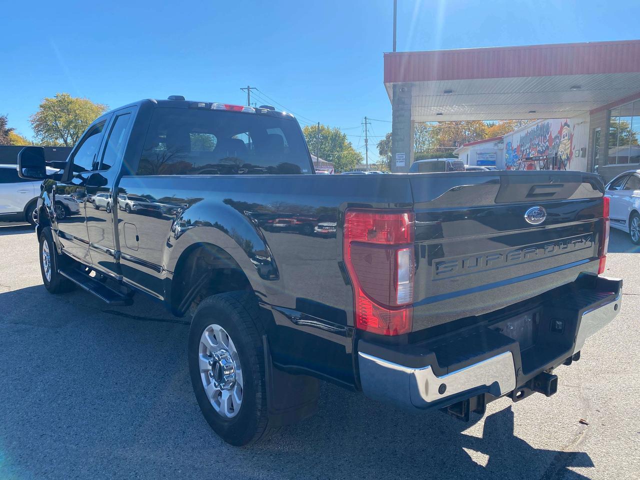 2021 Ford F-250 XLT, 6.2L, CLEAN CARFAX, 8' BOX, BACK UP CAMERA! Photo