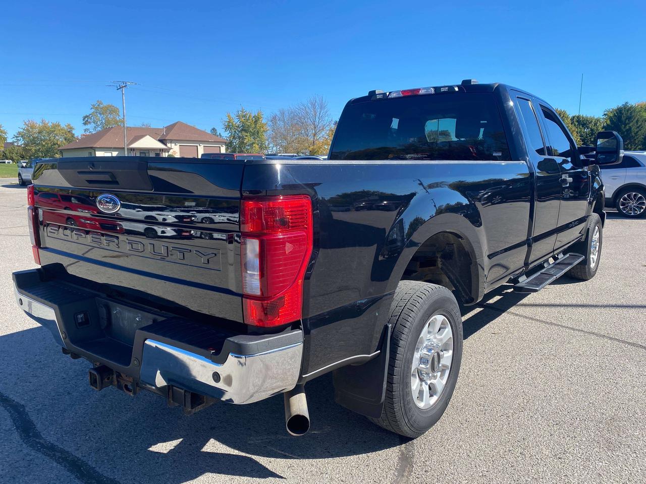 2021 Ford F-250 XLT, 6.2L, CLEAN CARFAX, 8' BOX, BACK UP CAMERA! Photo