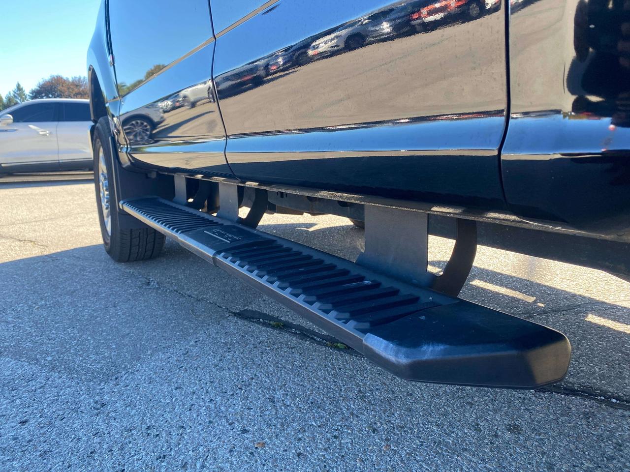 2021 Ford F-250 XLT, 6.2L, CLEAN CARFAX, 8' BOX, BACK UP CAMERA! Photo