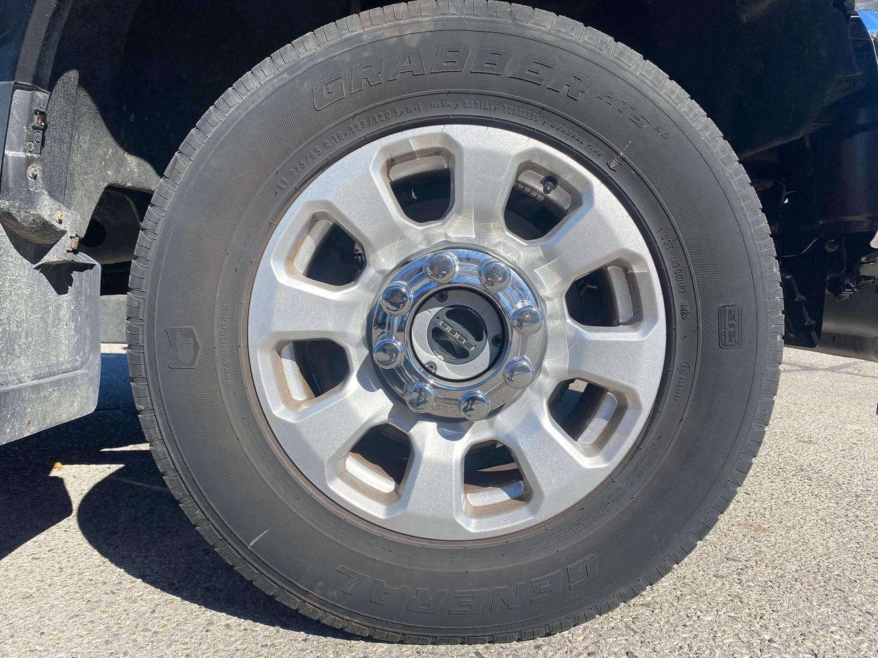 2021 Ford F-250 XLT, 6.2L, CLEAN CARFAX, 8' BOX, BACK UP CAMERA! Photo