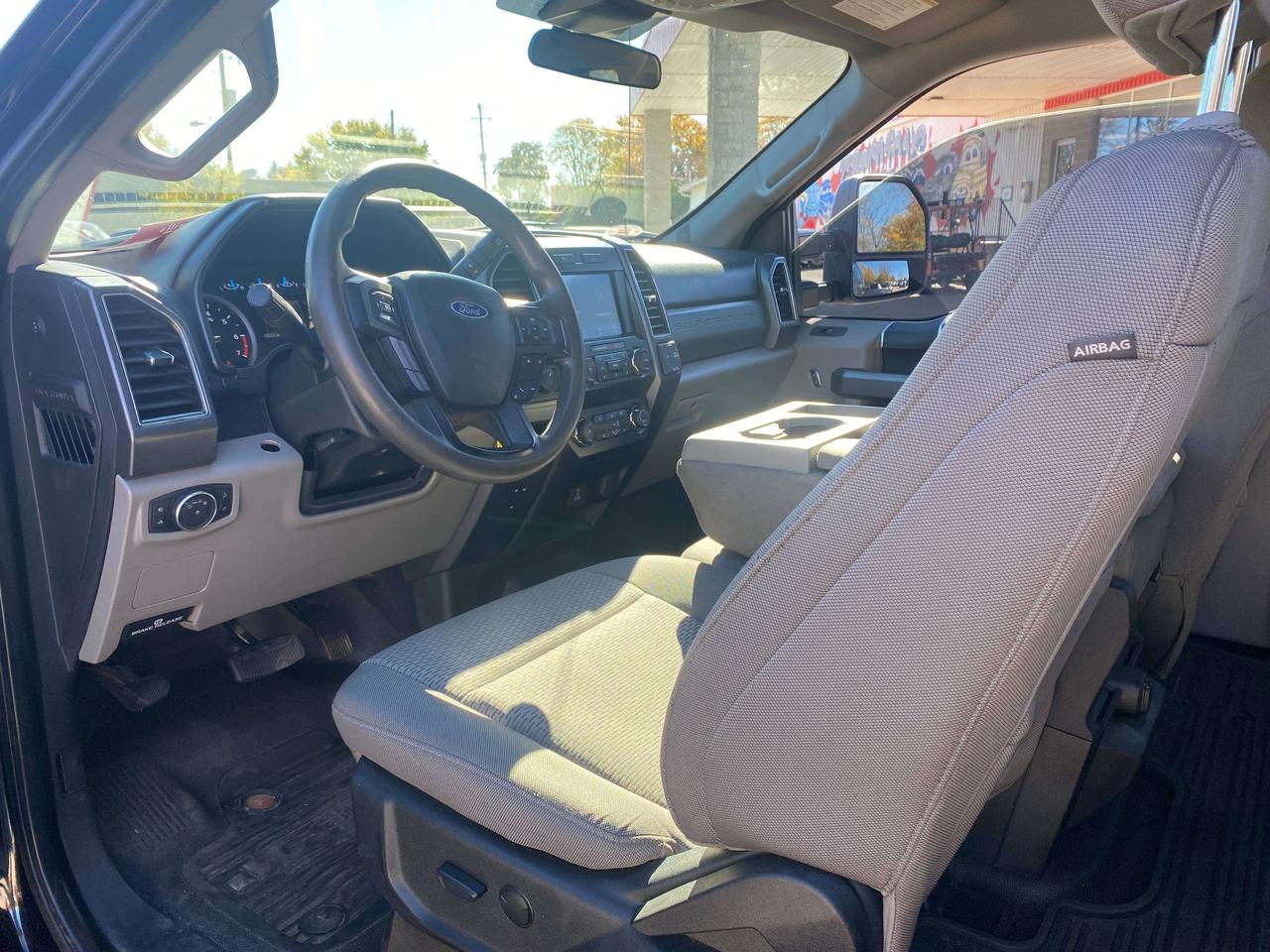 2021 Ford F-250 XLT, 6.2L, CLEAN CARFAX, 8' BOX, BACK UP CAMERA! Photo