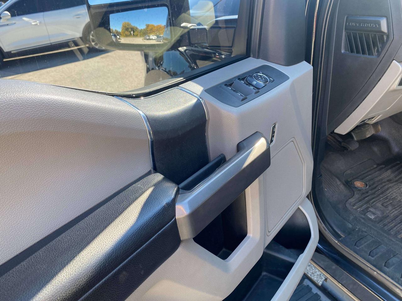 2021 Ford F-250 XLT, 6.2L, CLEAN CARFAX, 8' BOX, BACK UP CAMERA! Photo
