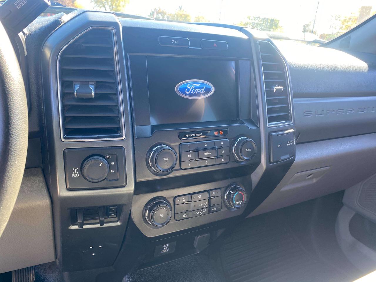 2021 Ford F-250 XLT, 6.2L, CLEAN CARFAX, 8' BOX, BACK UP CAMERA! Photo