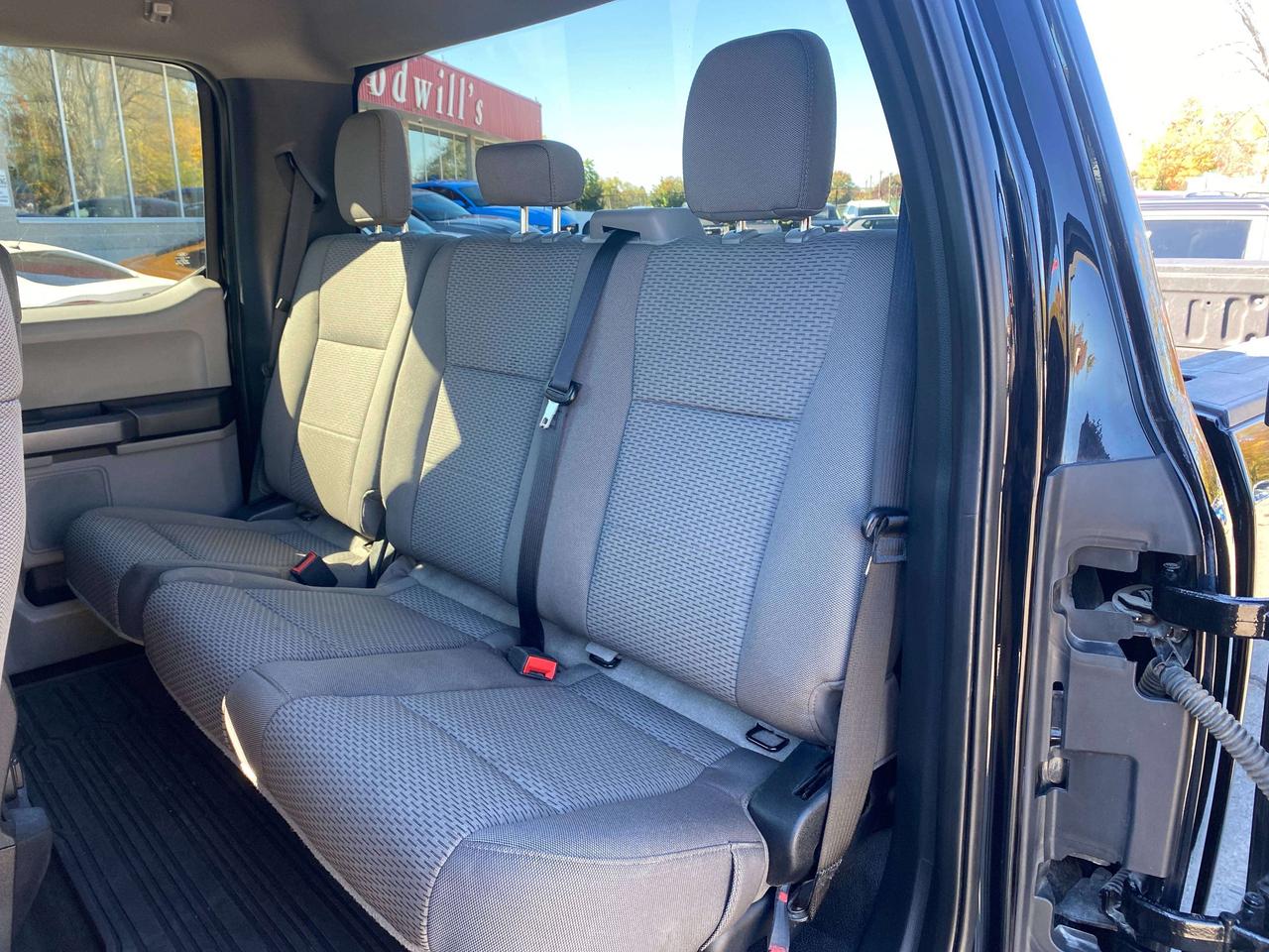 2021 Ford F-250 XLT, 6.2L, CLEAN CARFAX, 8' BOX, BACK UP CAMERA! Photo