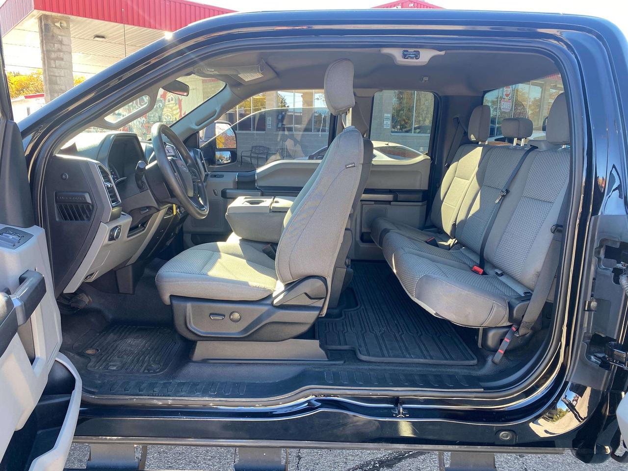 2021 Ford F-250 XLT, 6.2L, CLEAN CARFAX, 8' BOX, BACK UP CAMERA! Photo