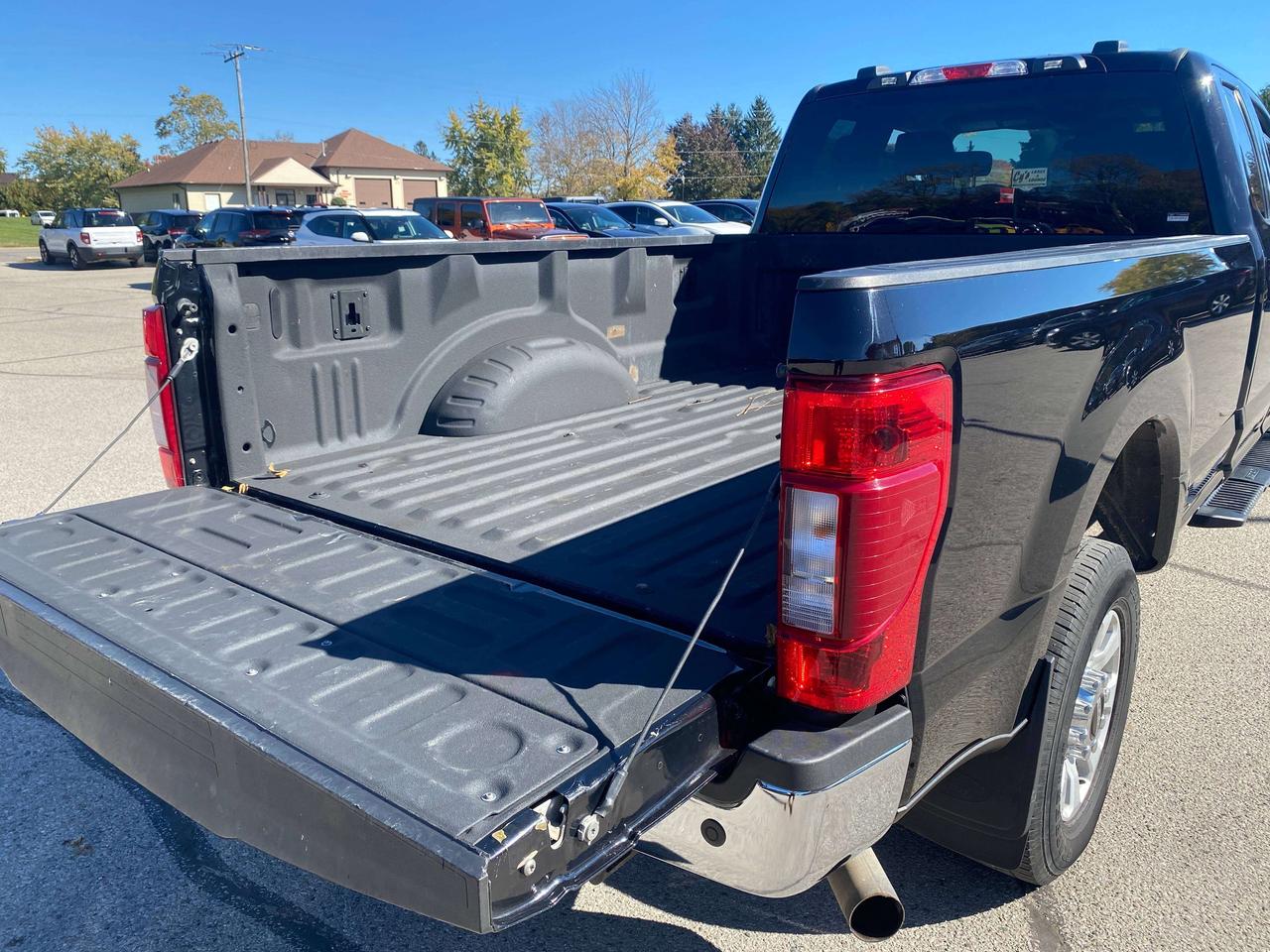 2021 Ford F-250 XLT, 6.2L, CLEAN CARFAX, 8' BOX, BACK UP CAMERA! Photo