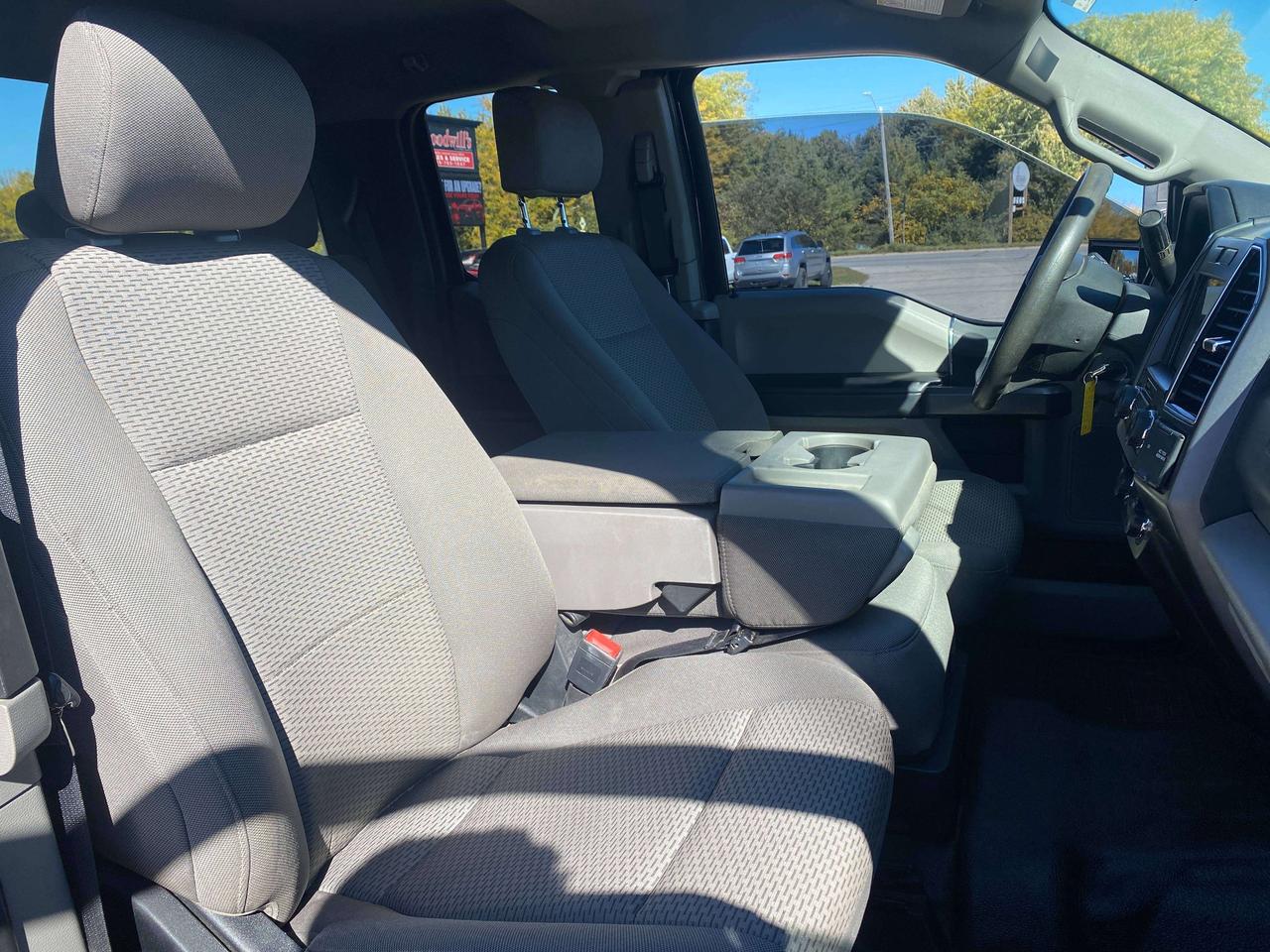 2021 Ford F-250 XLT, 6.2L, CLEAN CARFAX, 8' BOX, BACK UP CAMERA! Photo