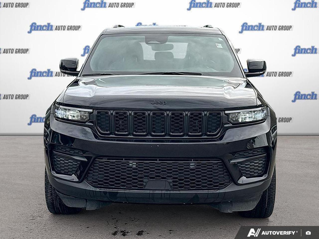 2023 Jeep Grand Cherokee Laredo 4dr 4x4 Photo1