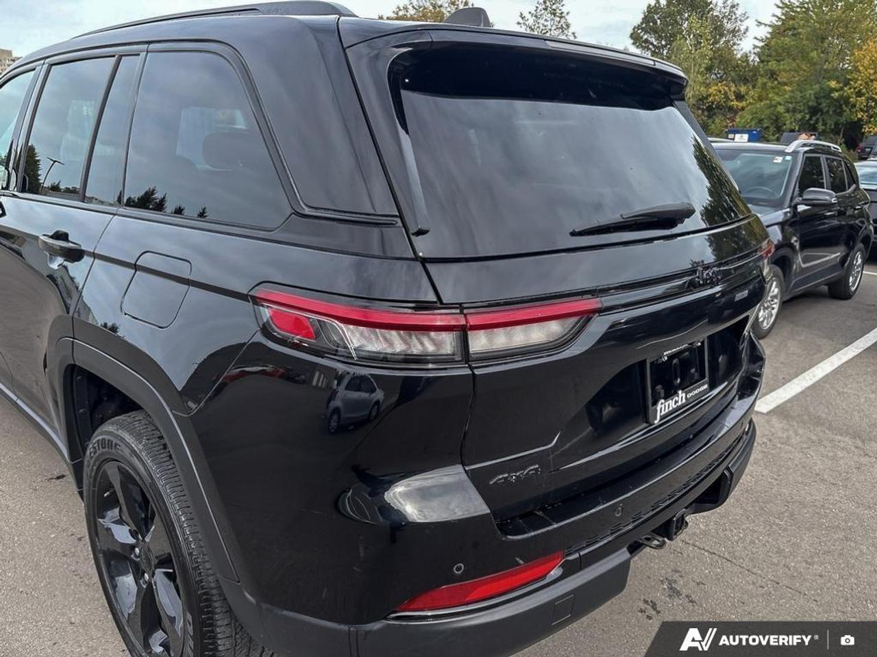 2023 Jeep Grand Cherokee Laredo 4dr 4x4 Photo