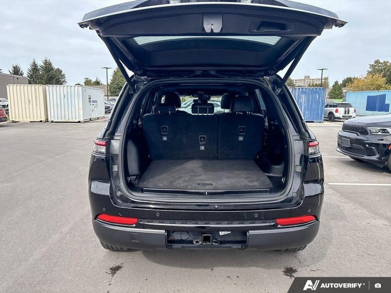 2023 Jeep Grand Cherokee Laredo 4dr 4x4 Photo