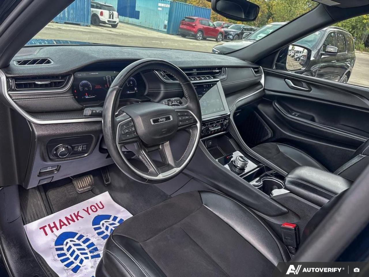 2023 Jeep Grand Cherokee Laredo 4dr 4x4 Photo