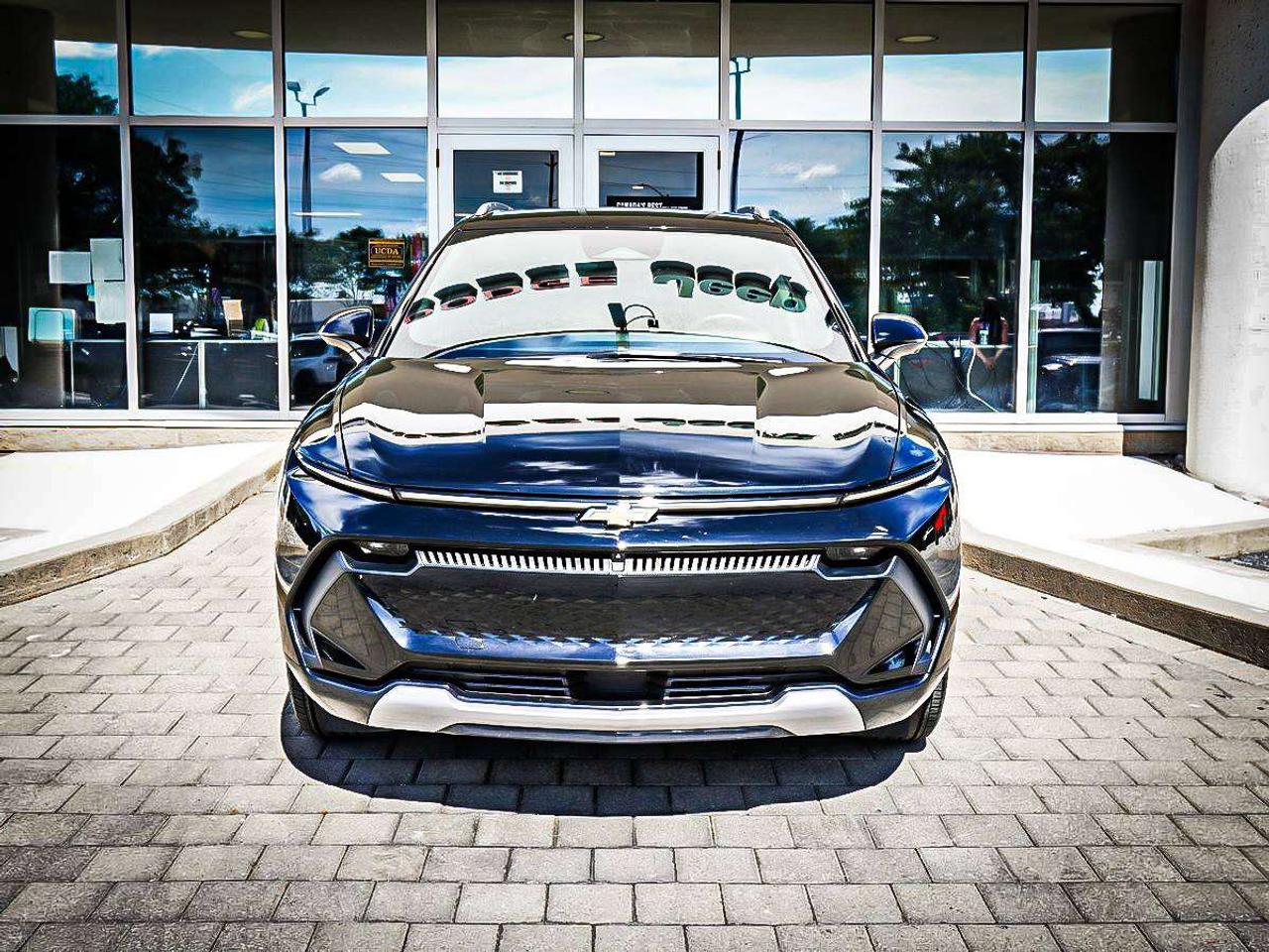 2025 Chevrolet Equinox  Photo3