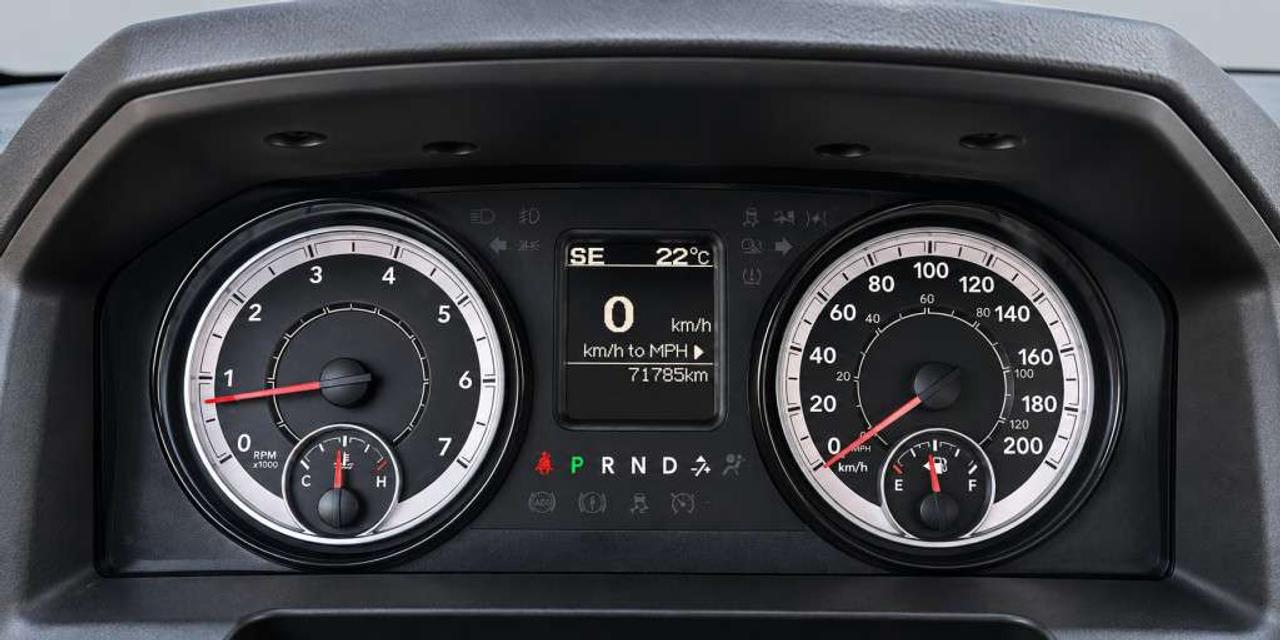 2019 RAM 1500 ST 4X4 / 3.6L V6 / QUAD CAB /  BACKUP CAMERA / CLEAN CARFAX Photo
