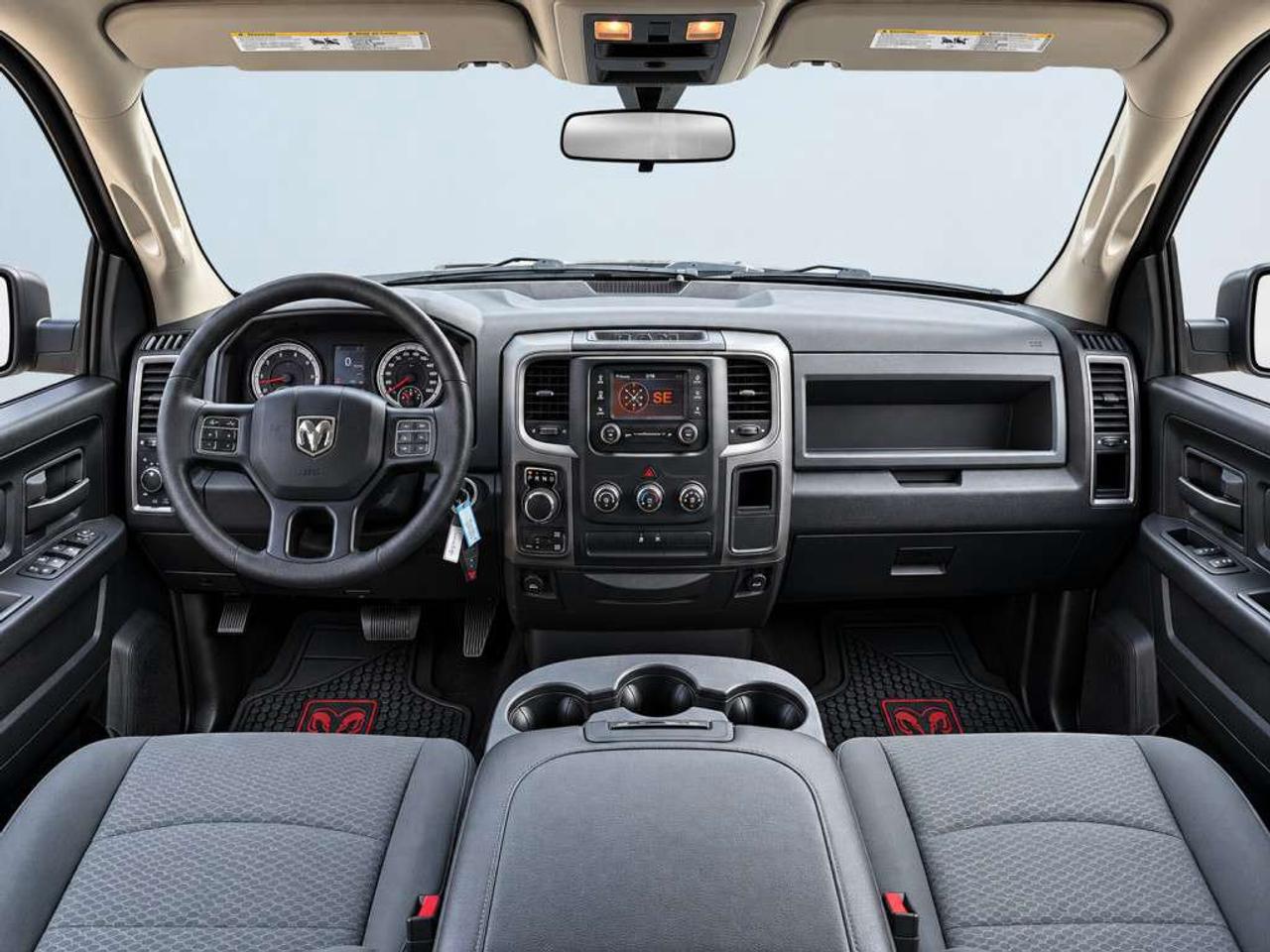 2019 RAM 1500 ST 4X4 / 3.6L V6 / QUAD CAB /  BACKUP CAMERA / CLEAN CARFAX Photo
