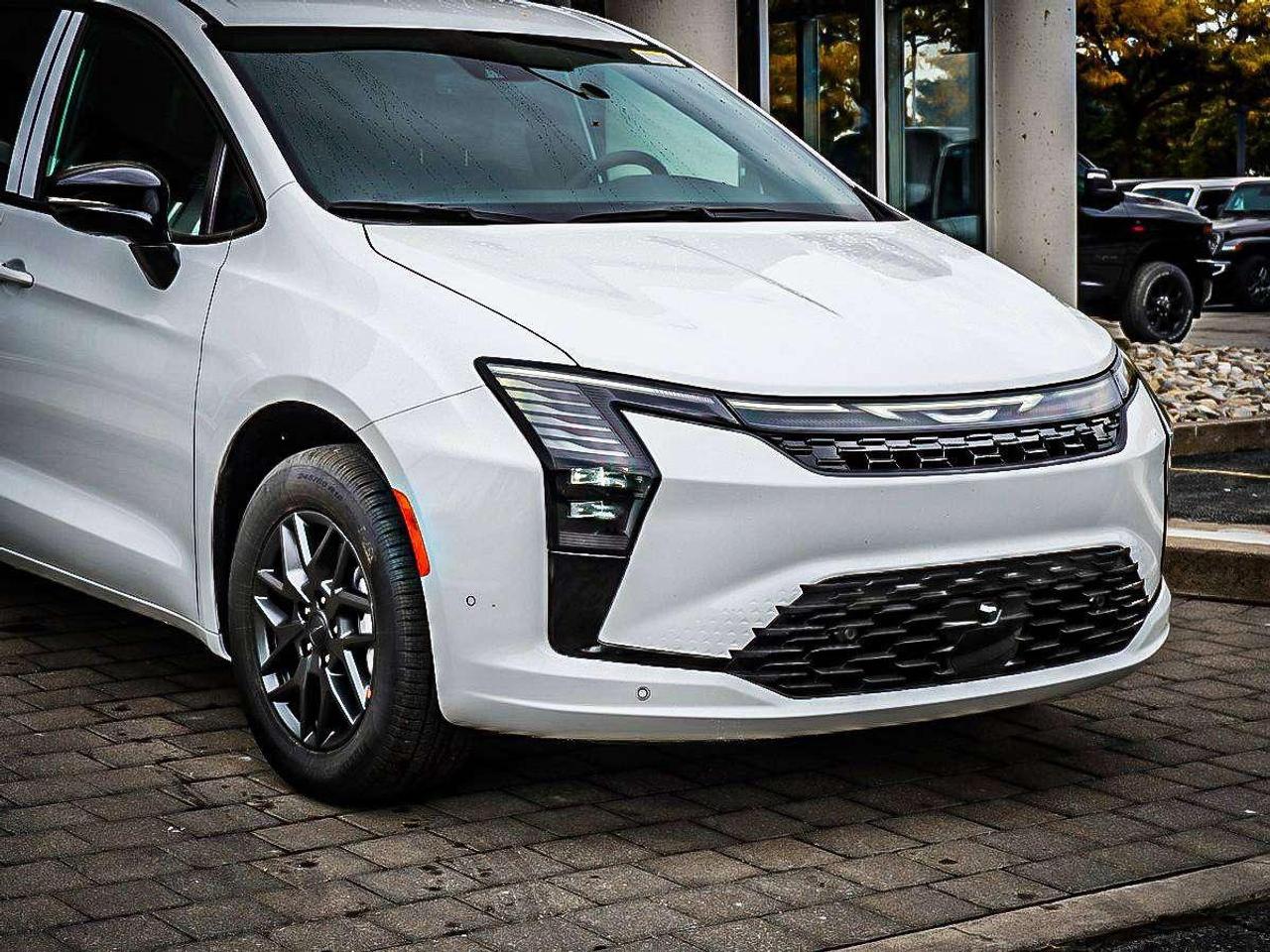 2027 Chrysler Pacifica  Photo