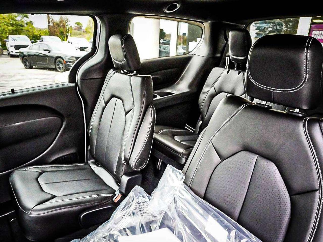 2027 Chrysler Pacifica  Photo