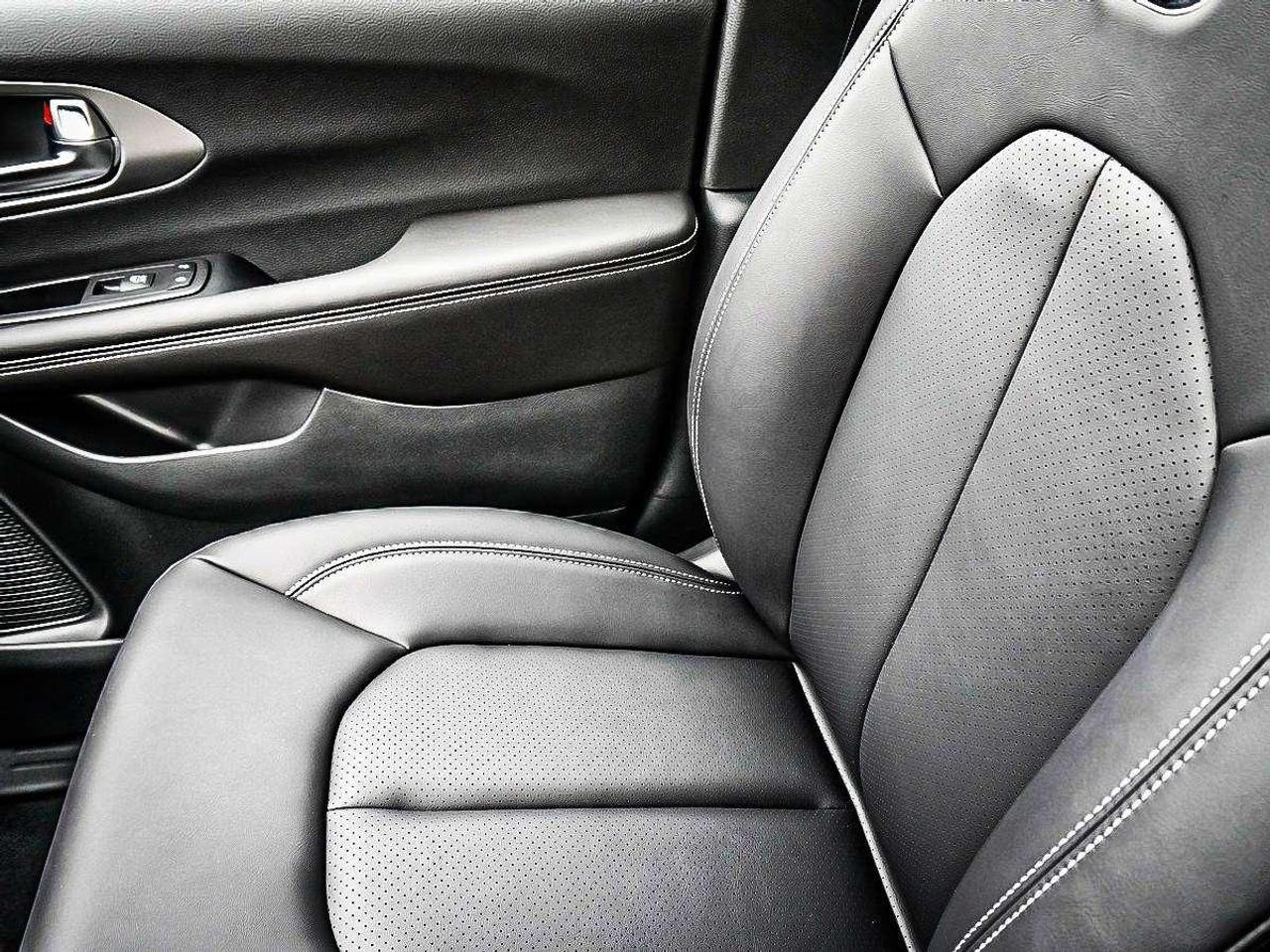 2027 Chrysler Pacifica  Photo