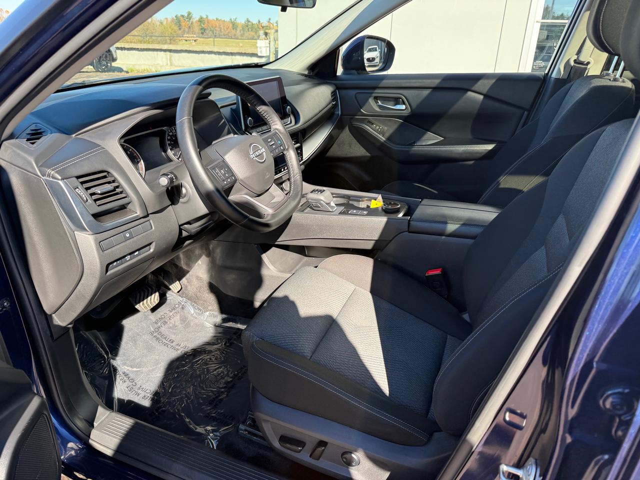 2025 Nissan Rogue SV Moonroof 4dr All-Wheel Drive Sport Utility Photo