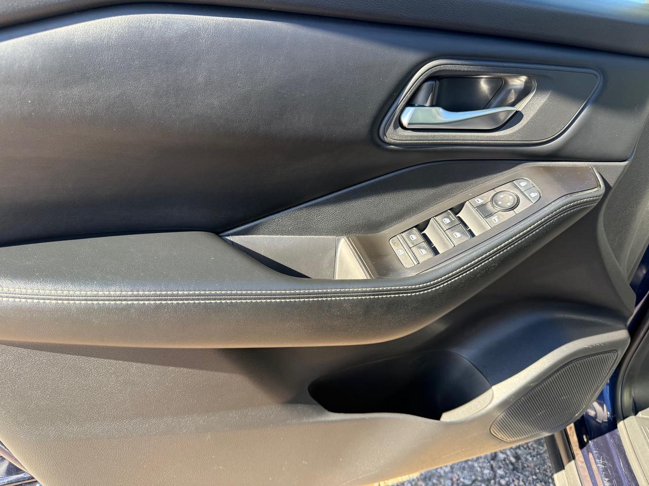 2025 Nissan Rogue SV Moonroof 4dr All-Wheel Drive Sport Utility Photo