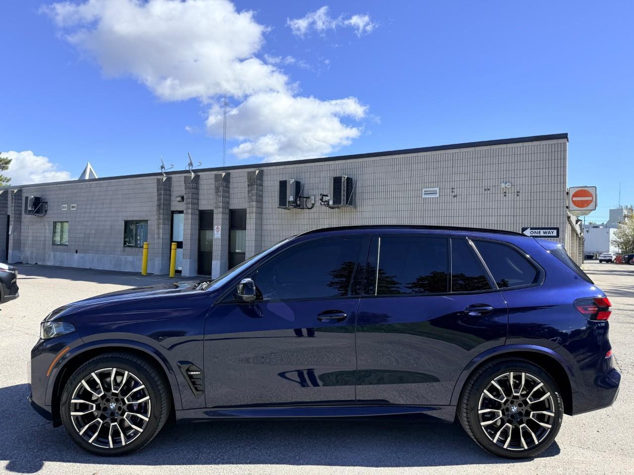 2024 BMW X5 M60i xDrive 4dr All-Wheel Drive Sports Activity Vehicle Photo2