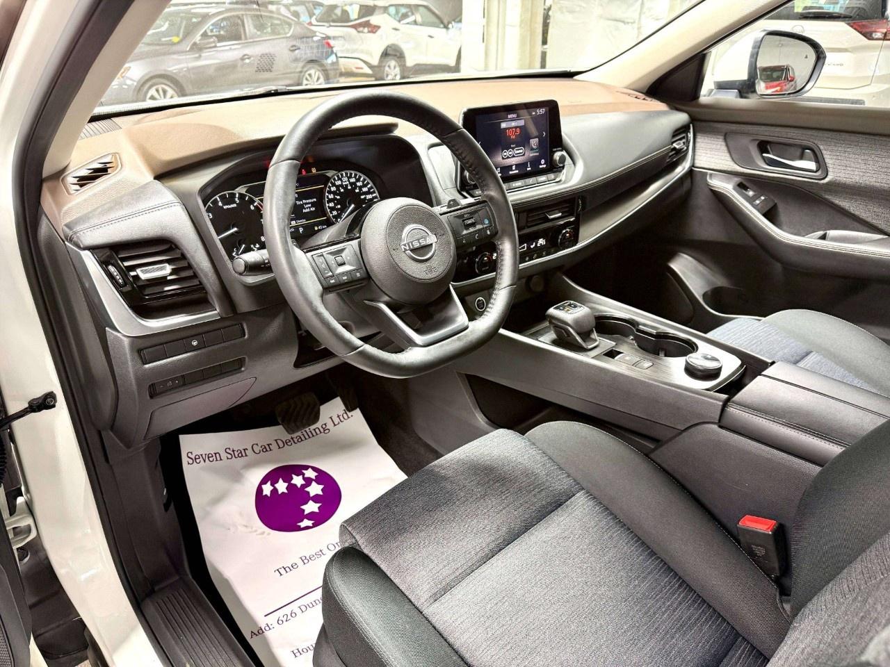 2022 Nissan Rogue AWD SV Photo