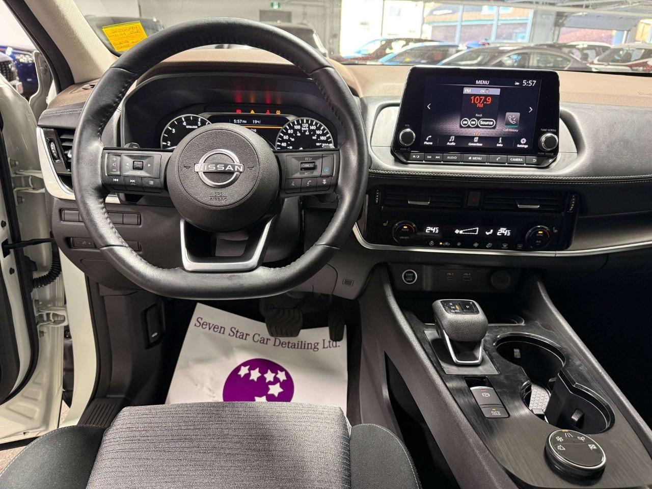 2022 Nissan Rogue AWD SV Photo