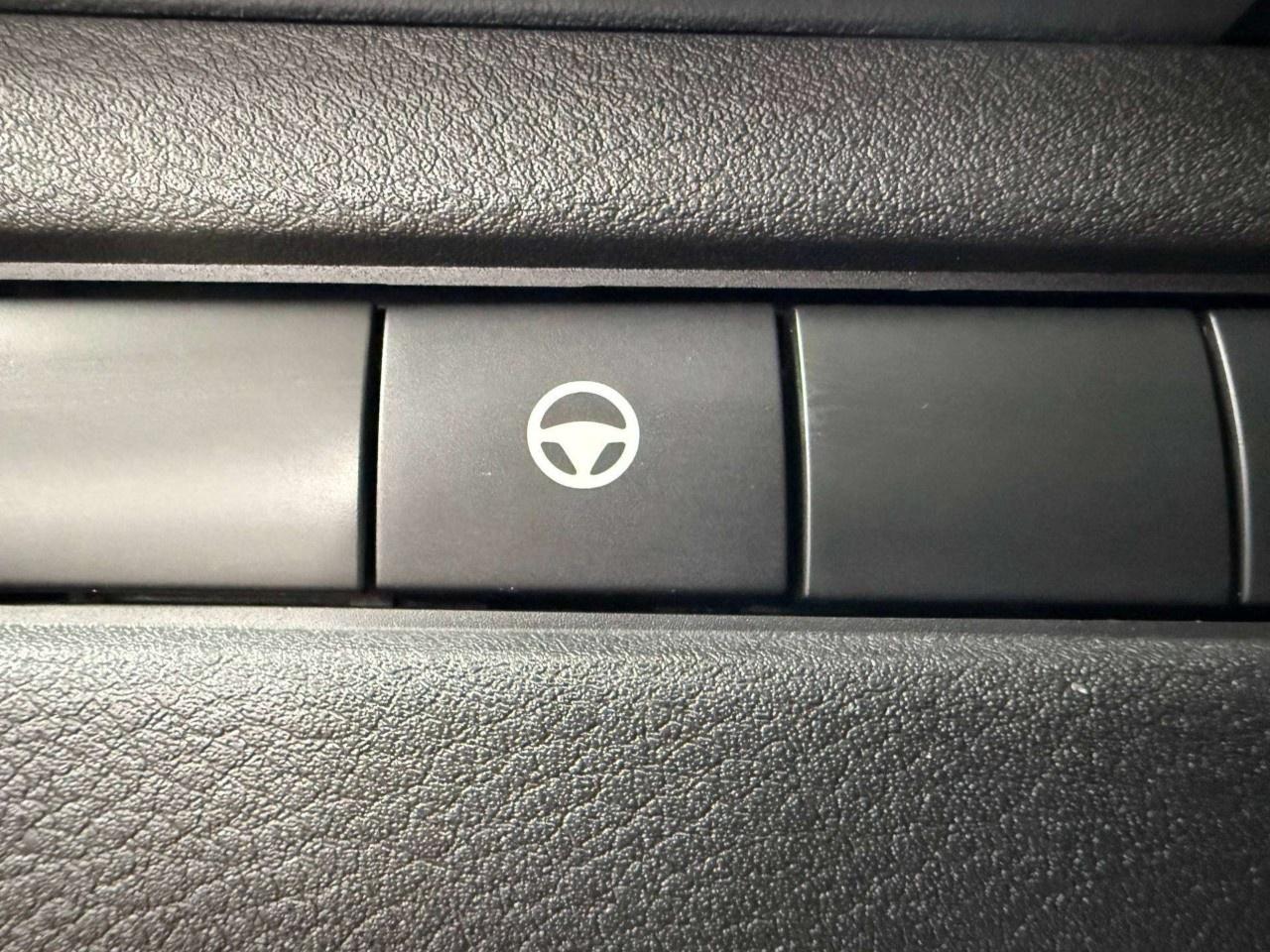 2022 Nissan Rogue AWD SV Photo