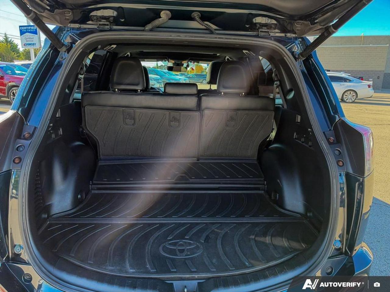 2018 Toyota RAV4 Hybrid SE 4dr All-Wheel Drive Photo