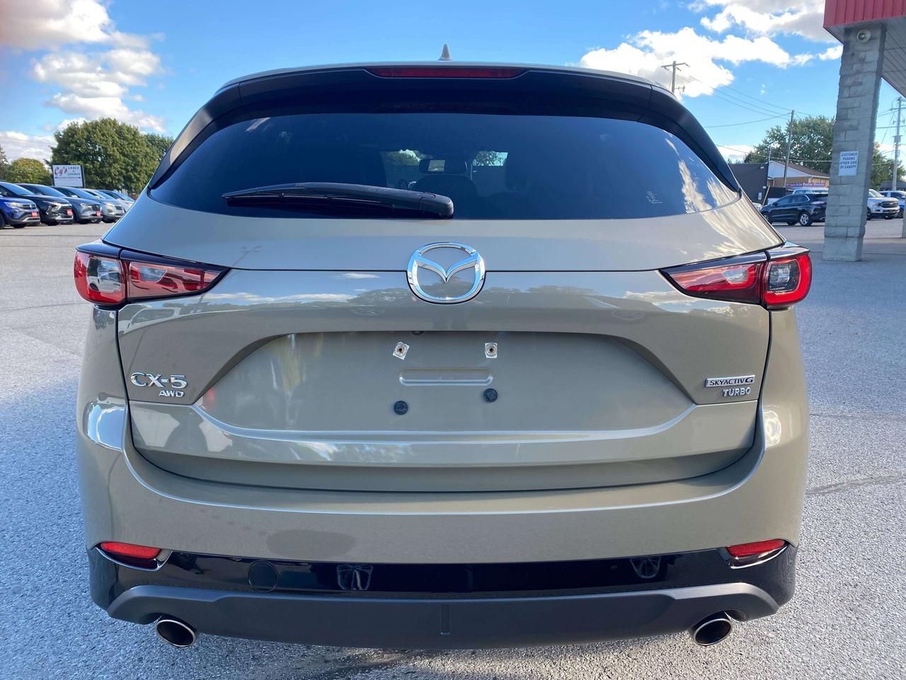 2024 Mazda CX-5 SUNA, CLEAN CARFAX, AWD, HEATED & COOLED LEATHER! Photo