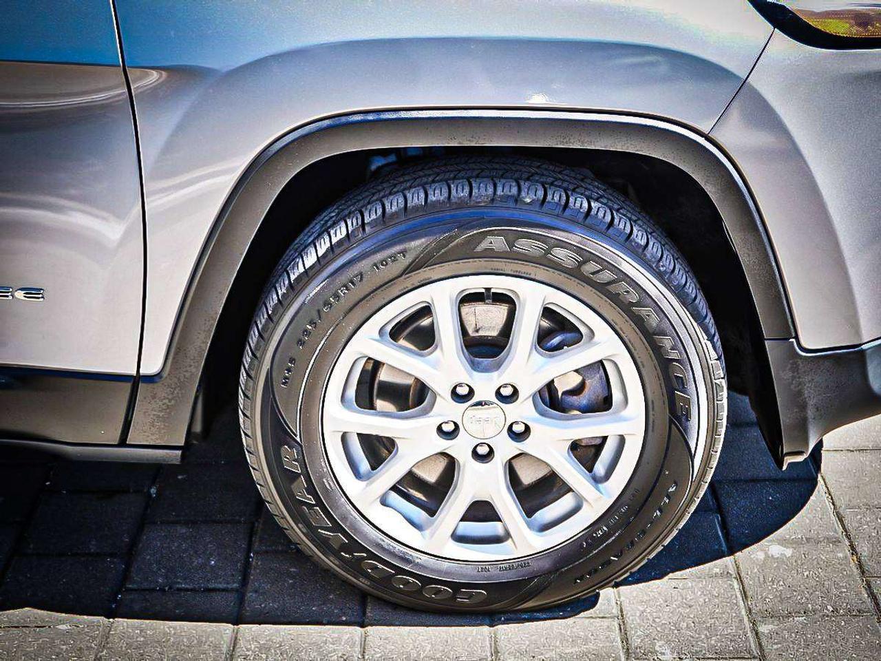 2015 Jeep Cherokee  Photo