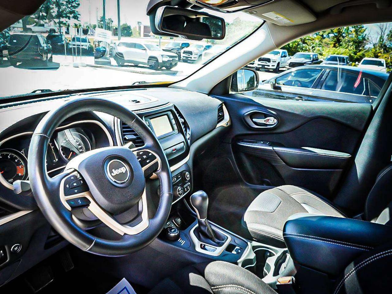 2015 Jeep Cherokee  Photo