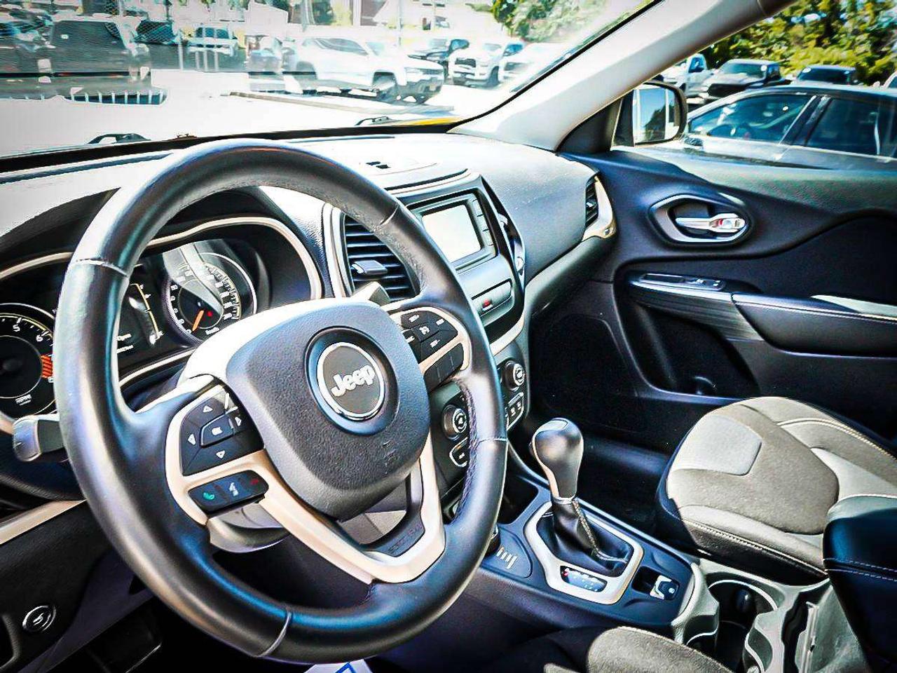 2015 Jeep Cherokee  Photo