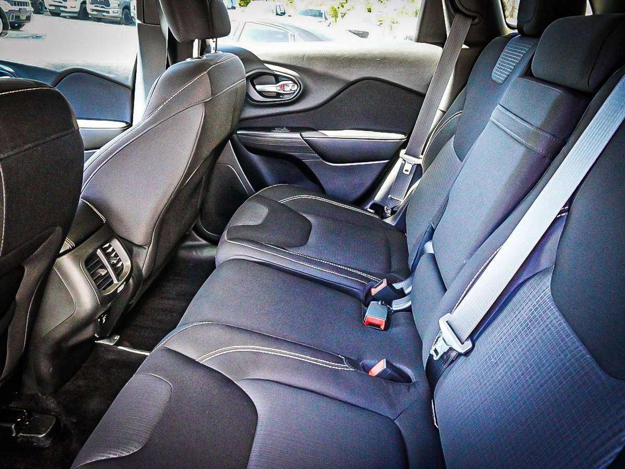 2015 Jeep Cherokee  Photo