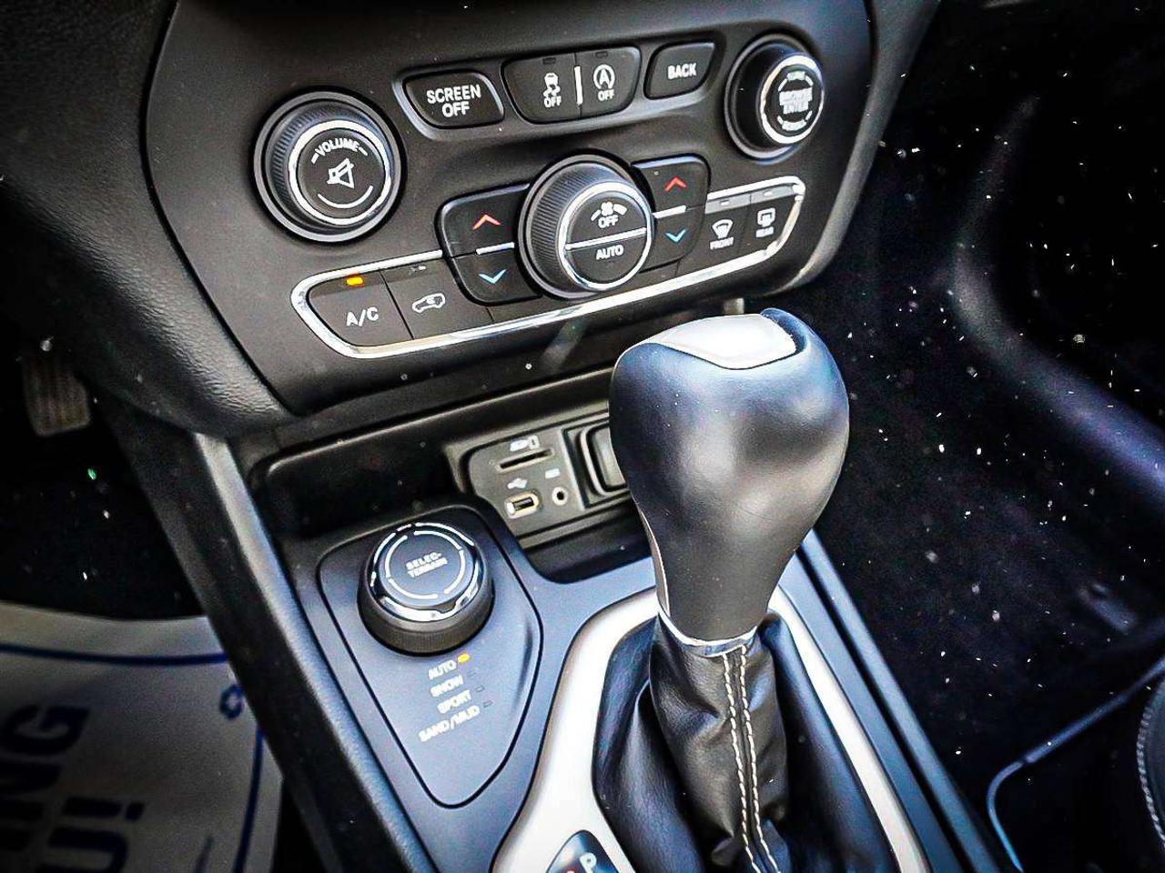 2015 Jeep Cherokee  Photo