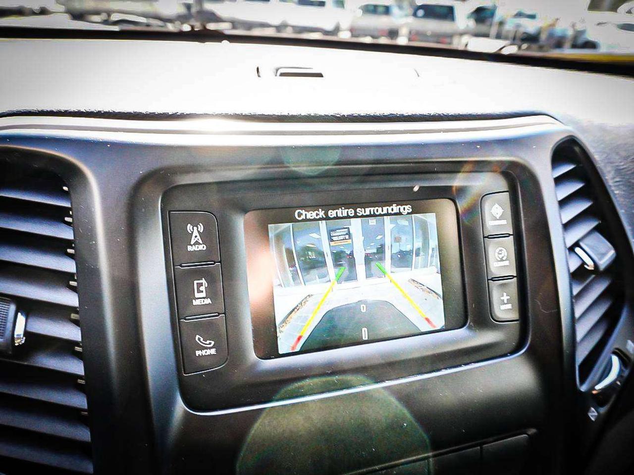 2015 Jeep Cherokee  Photo